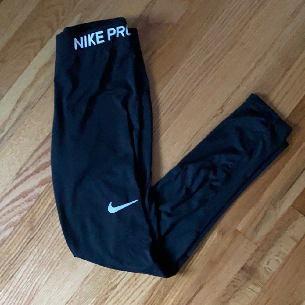 Black full length Nike-Pro athletic leggings